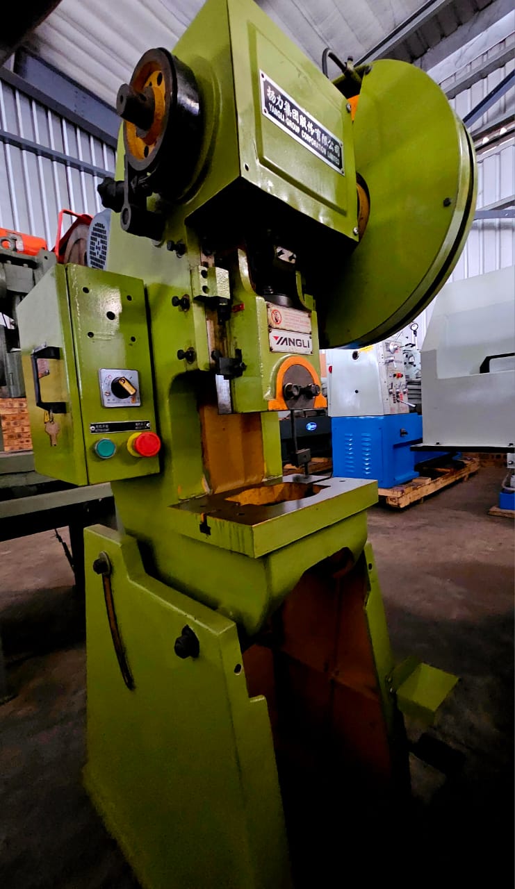 YANGLI 6.3 TON ECCENTRIC PRESS